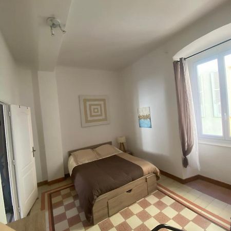 Appartement Climatise,Idealement Situe 100M Du Vieux Port. Bastia  Exteriör bild